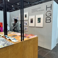 Messestand der HGB aus dem Druckkunstbereich auf der Leipziger Buchmesse 2023
