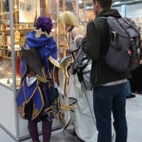 Leipziger Antiquariatsmesse auf der Leipziger Buchmesse 2024 mit Besucherinnen vor Bücherregalen, Quelle: Ursula Saile-Haedicke, Braunschweig