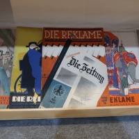 mit Raritäten gefülltes Bücherregal von der Leipziger Antiquariatsmesse auf der Leipziger Buchmesse 2024, Quelle: Ursula Saile-Haedicke, Braunschweig