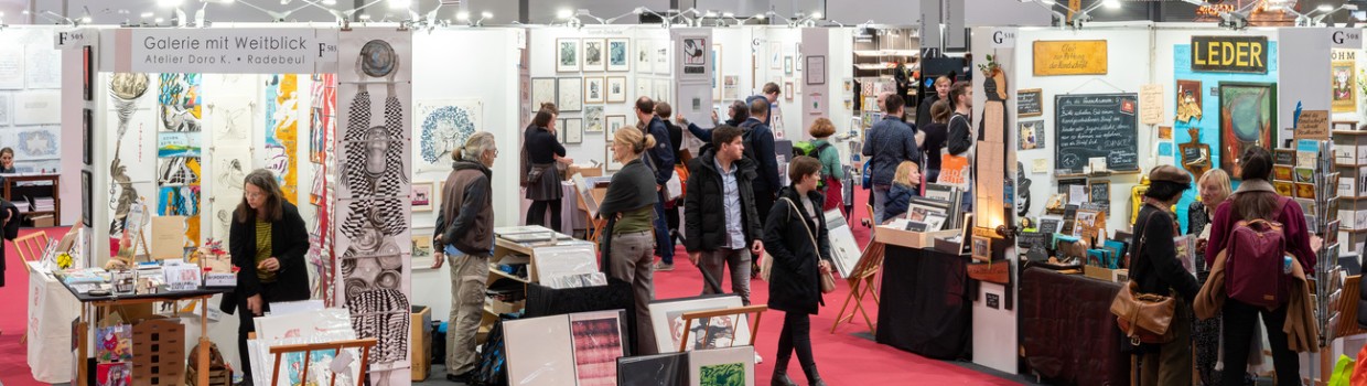 Messestände im Buch- und Druckkunsbereich auf der Leipziger Buchmesse 2024