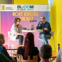 Kristine Bilkau im Bühnentalk vor Publikum im BL:OOM – BloggerRoom der Leipziger Buchmesse 2025