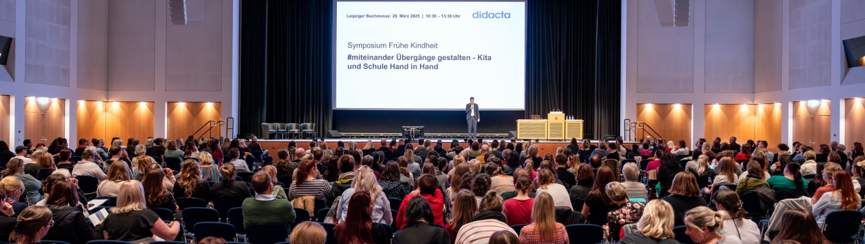 Vollbesetzter Saal beim didacta Symposium während der Leipziger Buchmesse 2025