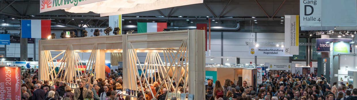 Impression von der Ausstellerfläche des Gastlandes Norwegen auf der Buchmesse 2025