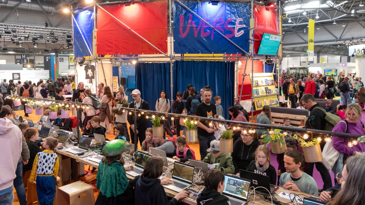 UVERSE mit vielen Besucher:innen auf der Leipziger Buchmesse 2026