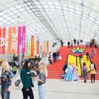 Phantasy-Figur in der Glashalle der Leipziger Buchmesse.