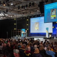 The nominations for the German Youth Literature Prize 2025 will be announced on March 27 at the Leipzig Book Fair.