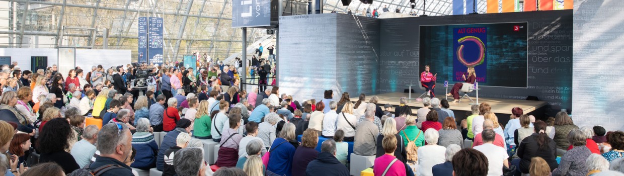 Event with Ildikó von Kürthy in front of a full audience during Leipziger Buchmesse 2026